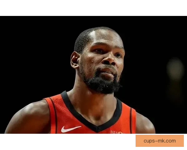 杜兰特末节与队友畅聊大笑轻松终结老鹰11连胜贡献25分6篮板